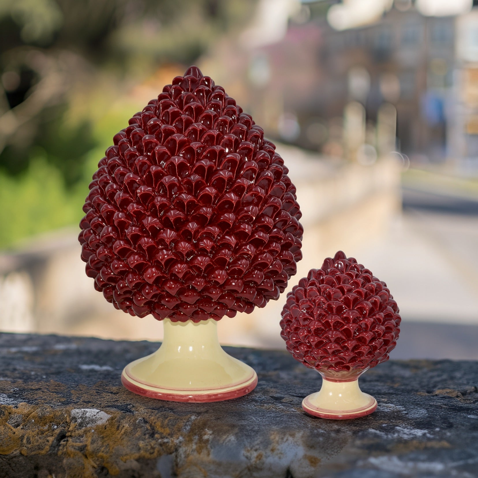 Pigna artigianale di Caltagirone modellata a mano altezza 15/40 mono bordeaux
