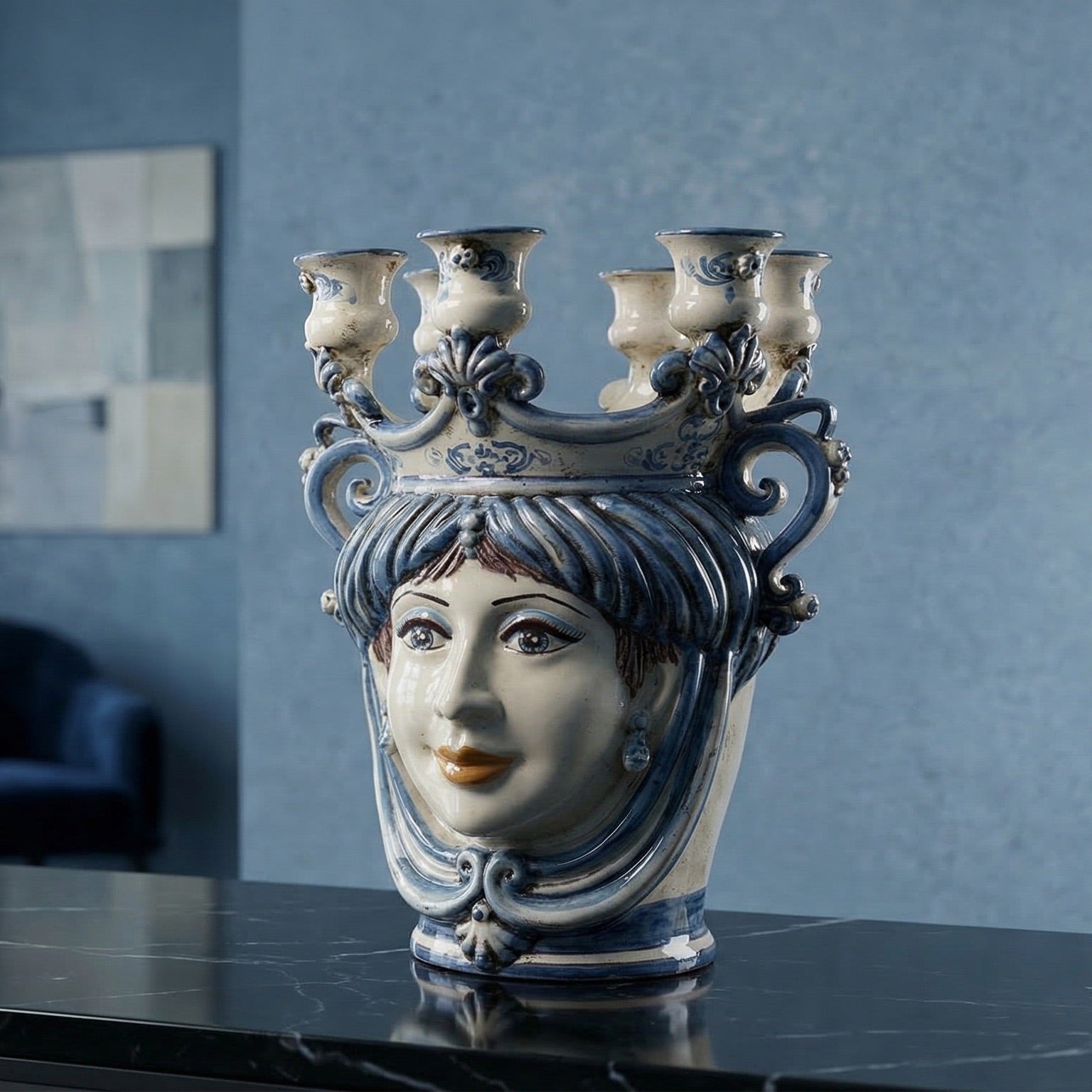 Jarrón Siciliano Candelabro H 25 cm, Mujer, Mono Azul – Testa di Moro de Caltagirone, Sicilia