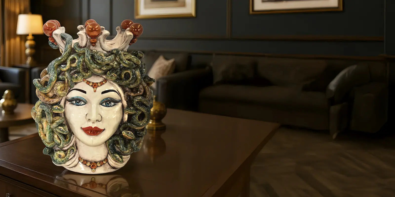 Testa di Moro Medusa Madreperla in ceramica di caltagirone
