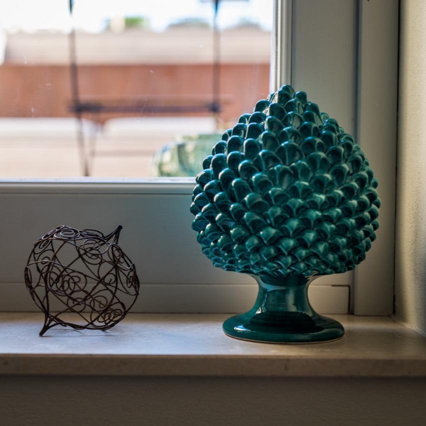 Pigna artigianale di Caltagirone modellata a mano altezza 15/40 verde smeraldo - Ceramiche di Caltagirone Sofia