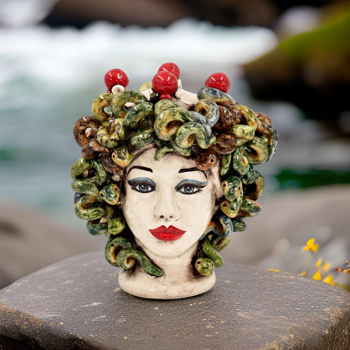 Testa h 28 medusa c/corona madreperla colorato - Ceramiche di Caltagirone Sofia