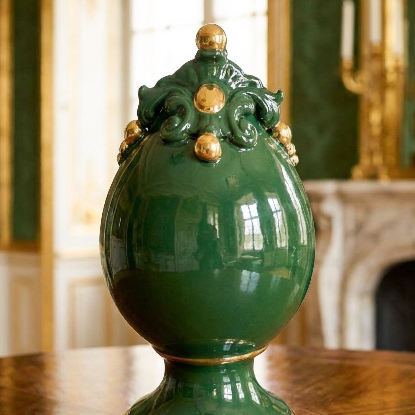 Uovo c/piede h 18 plastico sofia verde antico e oro