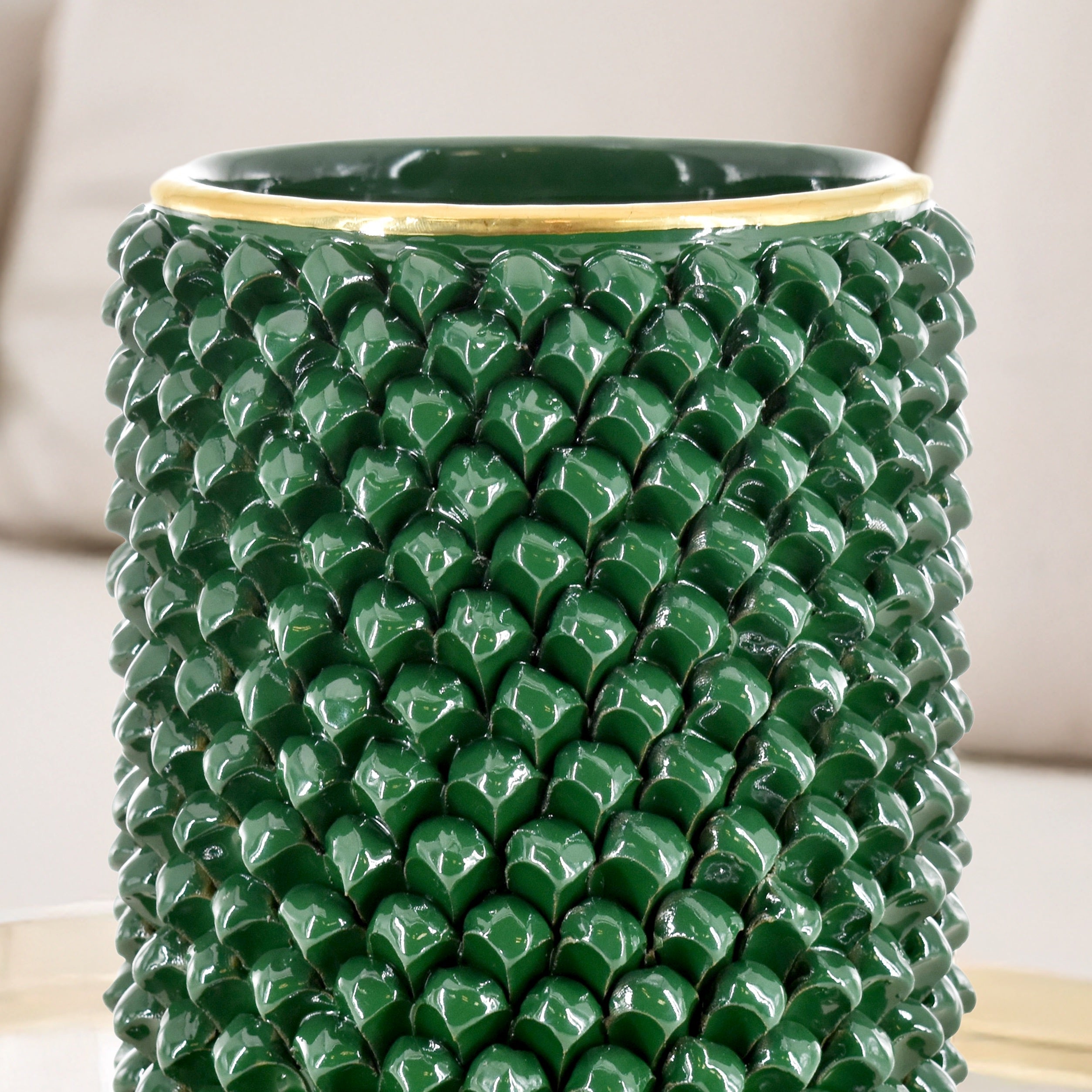 Vaso cilindro pigna modellata a mano in verde e oro - Ceramiche di Caltagirone Sofia