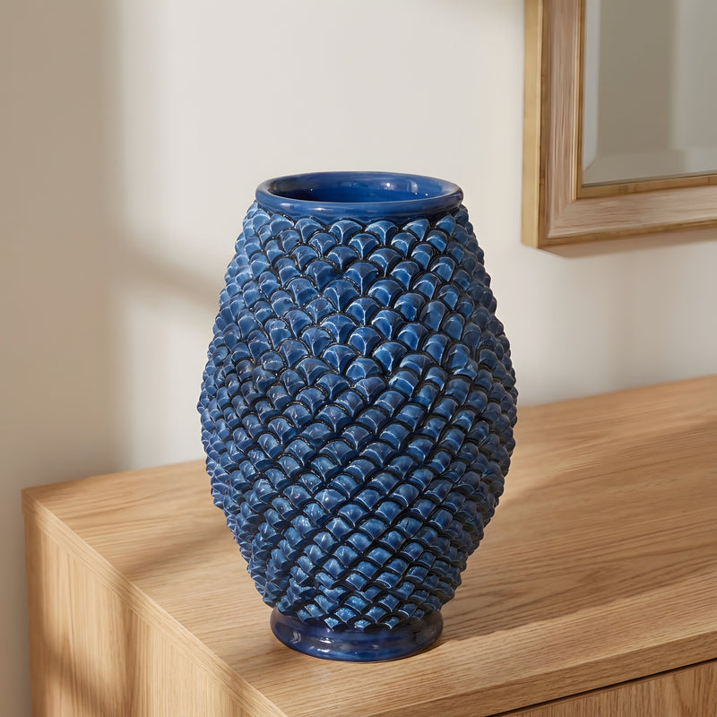 Vaso pigna di Caltagirone modellata a mano altezza 25 cm in blu intenso