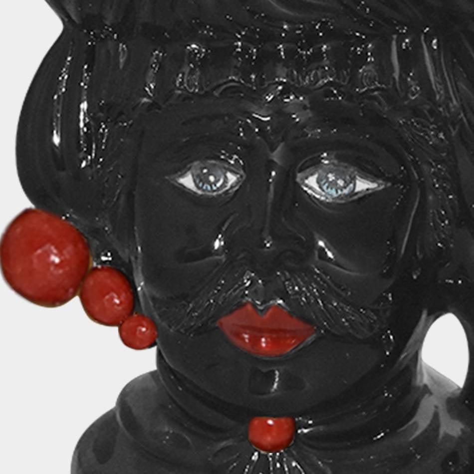 Testa h 20 c/perline rosse black Line maschio - Ceramiche di Caltagirone Sofia