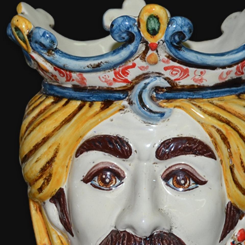 Testa h 25 c/perline giallo e arancio maschio bianco - Ceramiche di Caltagirone Sofia