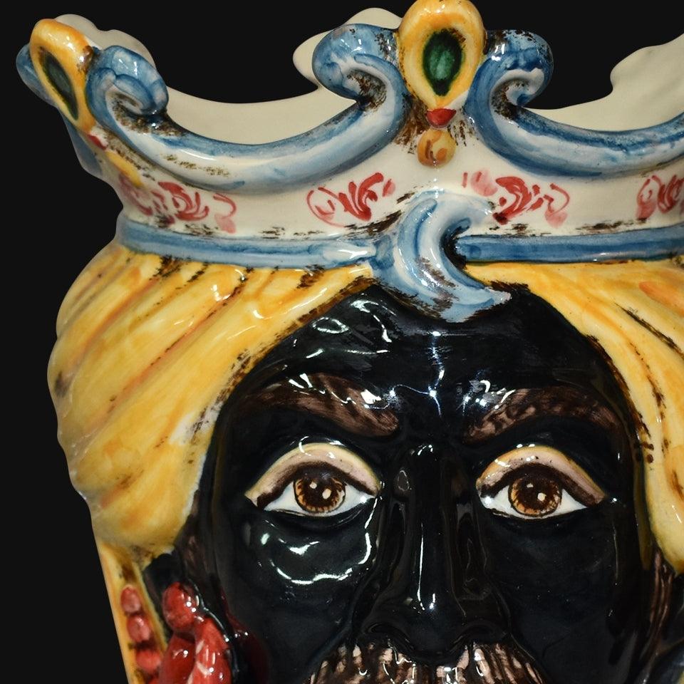Testa h 25 c/perline giallo e arancio maschio moro - Ceramiche di Caltagirone Sofia